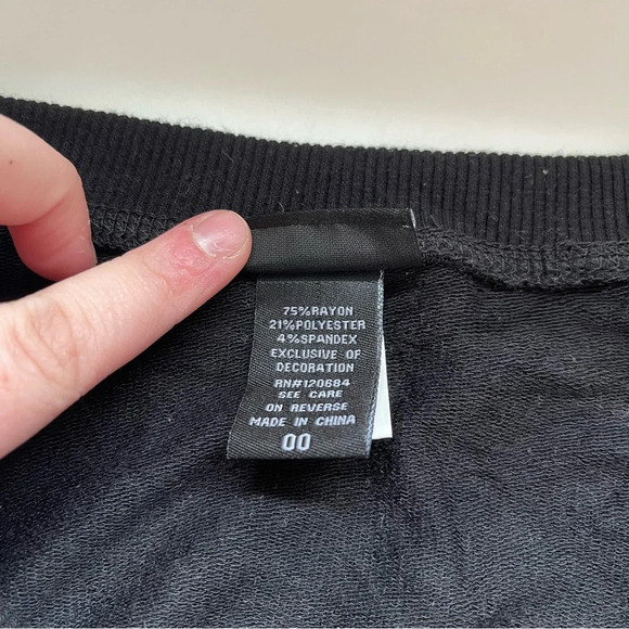 Torrid Black Studded Shoulders Plush Pullover Sweater 00X Women’s - Picture 10 of 11